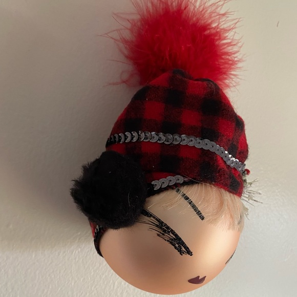 “Nell” 2015 Edition Queen Bee Christmas Ornament - Picture 3 of 5